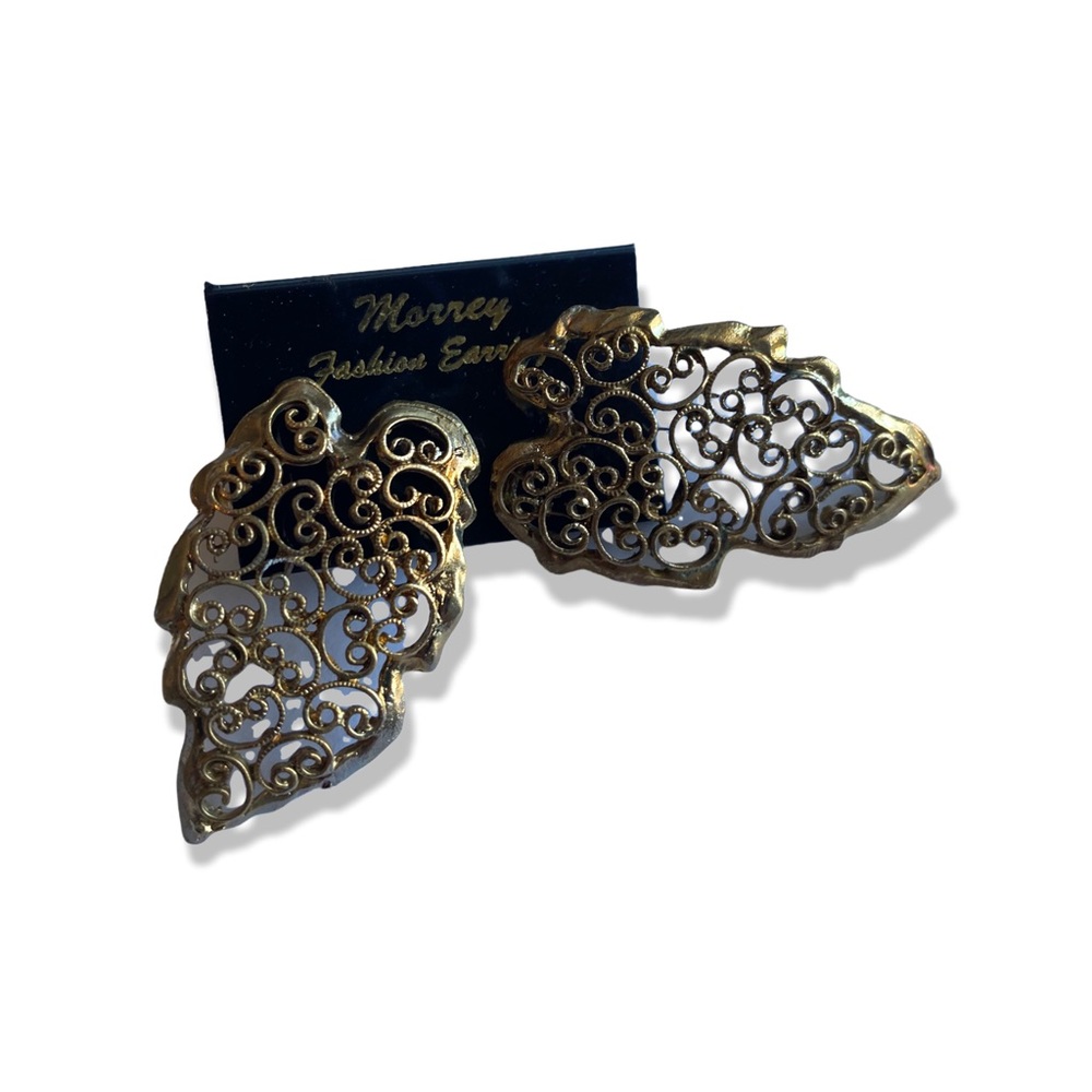Leaf shaped filigree earrings 80s vintage
